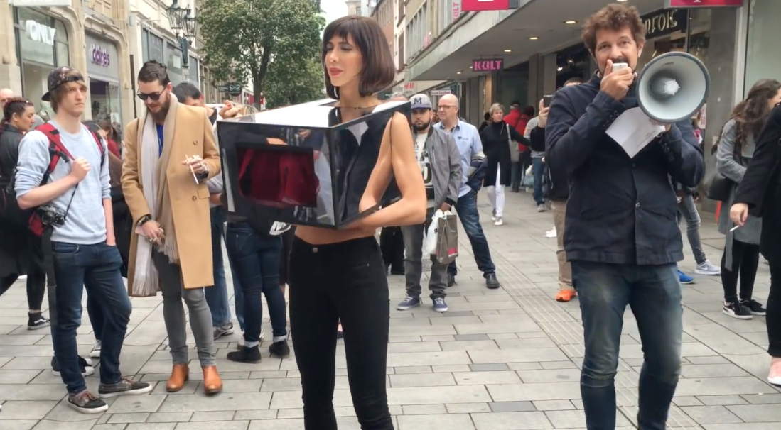 Milo-Moire-Toucher-Public-1