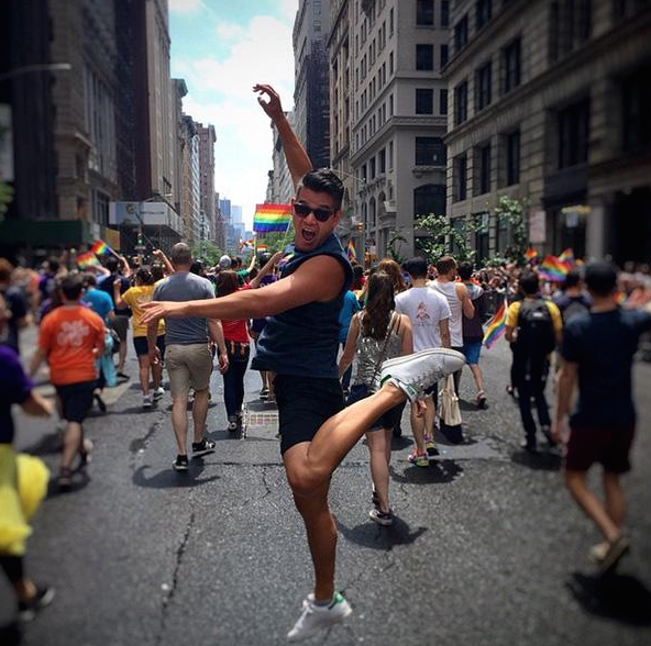 Danse-Gay-Pride-New-York-Policier-1