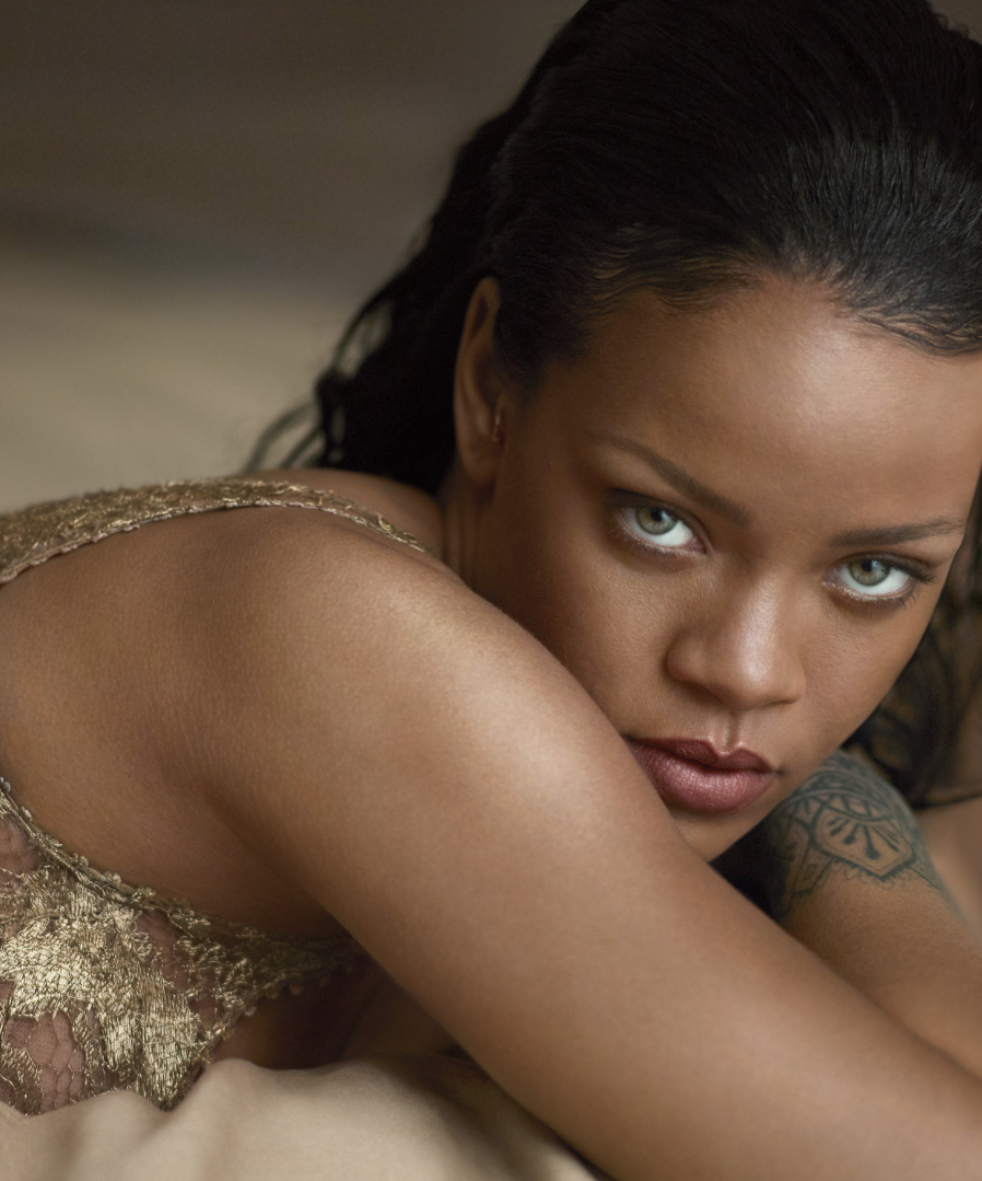 Rihanna-Vogue-1